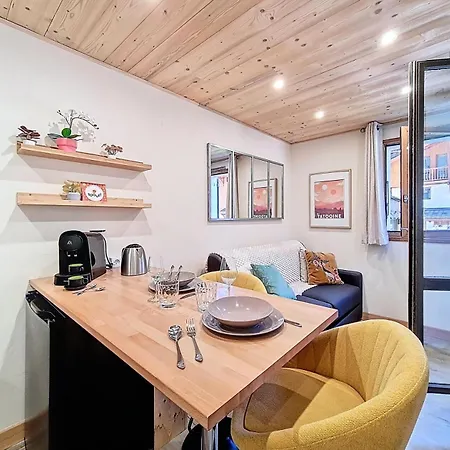 Lauziere - Agreable. Balcon Sud. Pied Des Pistes Mae-8703 *