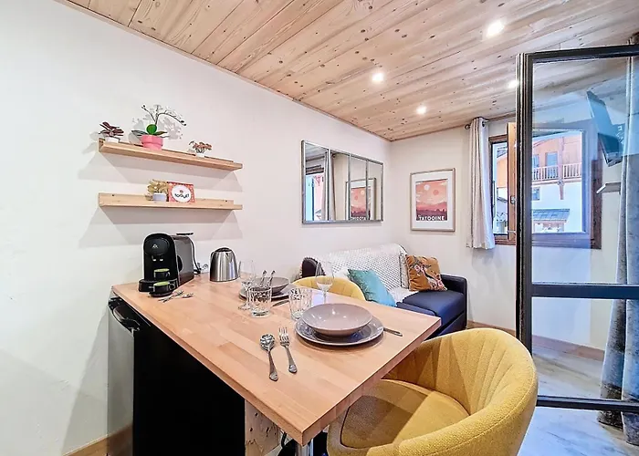 Lauziere - Agreable. Balcon Sud. Pied Des Pistes Mae-8703 *